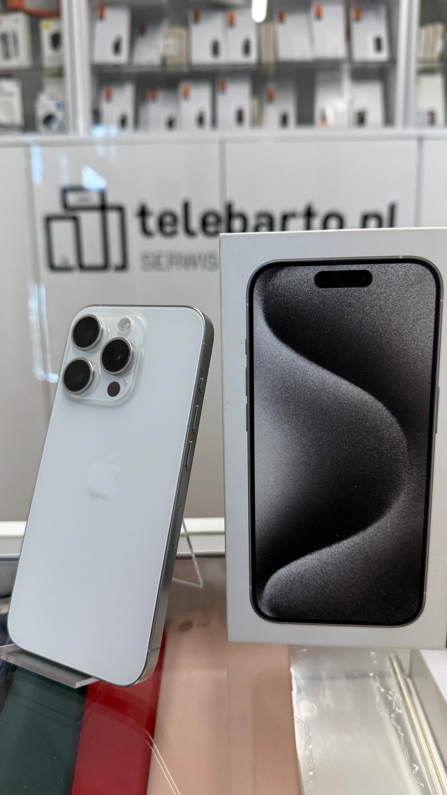 Apple  iPhone 15 Pro